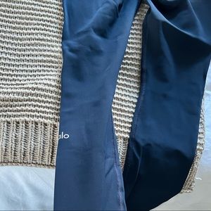 Alo navy ripped warrior leggings